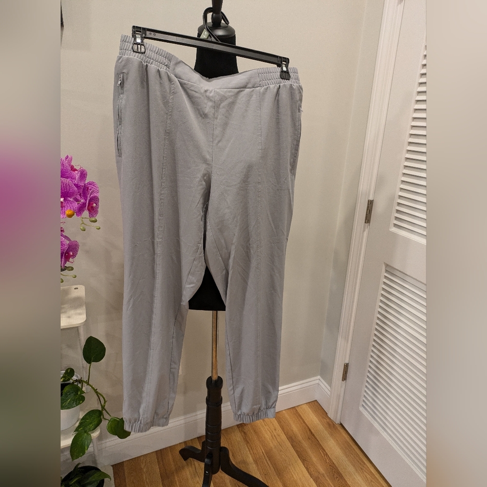 Gray Men's Jogger Pants Size L New with Tag